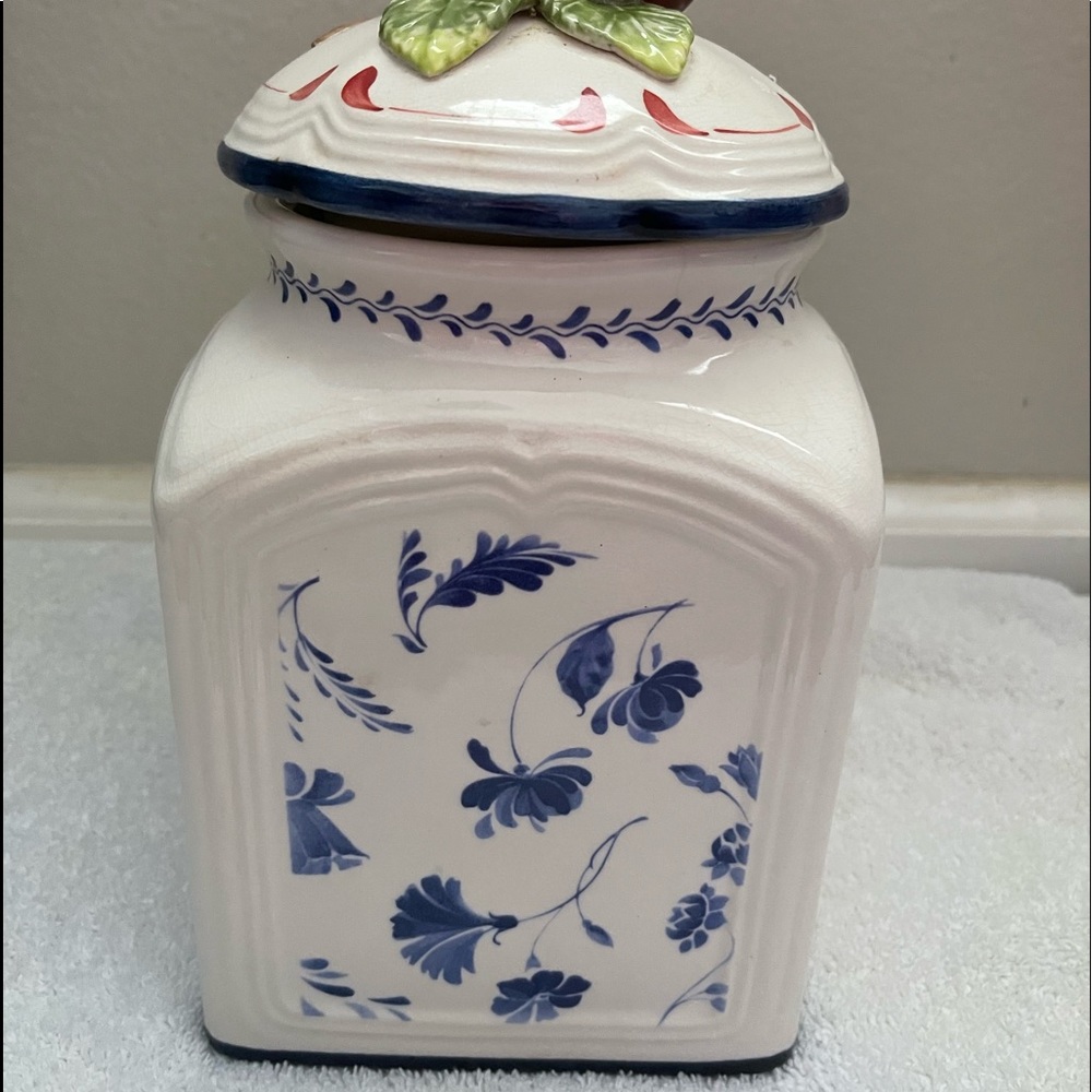 Villeroy and Bach canister